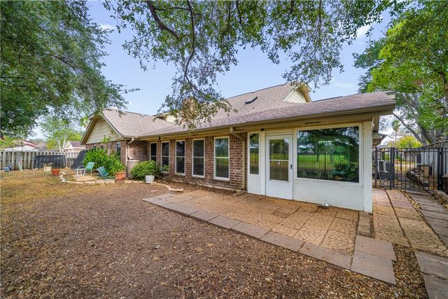 6125 Lost Creek Dr, Corpus Christi, TX 78413