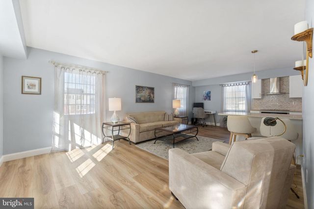 12824 MELVILLE LN, Fairfax, VA 22033