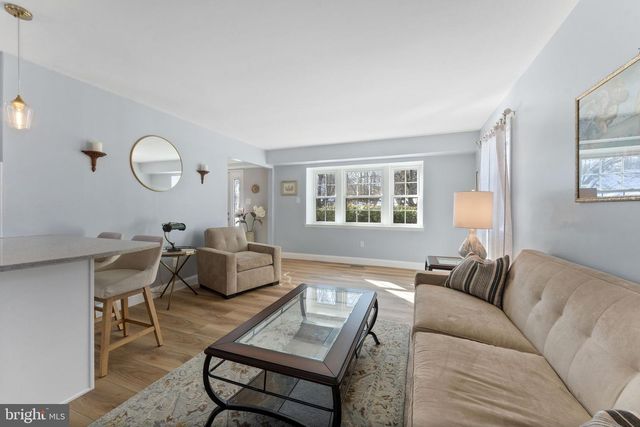 12824 MELVILLE LN, Fairfax, VA 22033