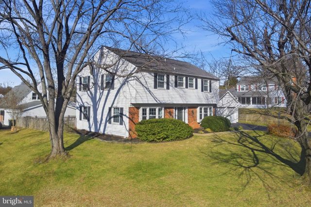 12824 MELVILLE LN, Fairfax, VA 22033