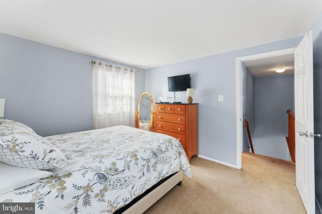 12824 MELVILLE LN, Fairfax, VA 22033