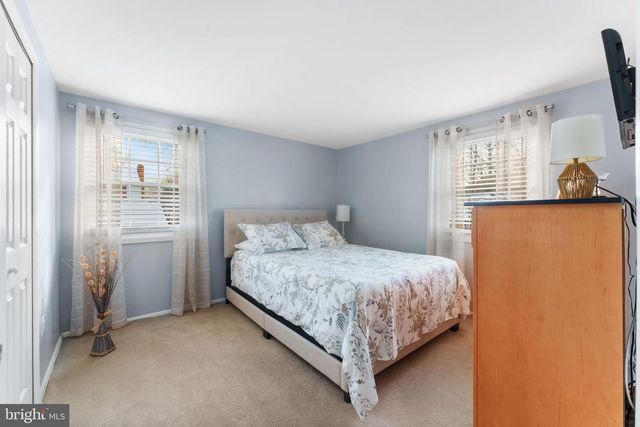 12824 MELVILLE LN, Fairfax, VA 22033