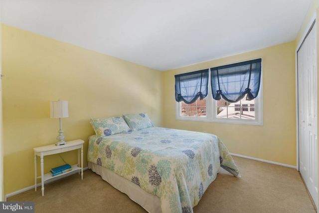 12824 MELVILLE LN, Fairfax, VA 22033