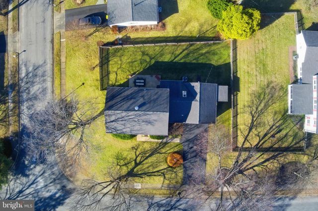 12824 MELVILLE LN, Fairfax, VA 22033