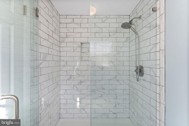 12824 MELVILLE LN, Fairfax, VA 22033