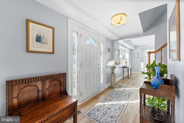 12824 MELVILLE LN, Fairfax, VA 22033