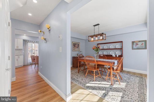 12824 MELVILLE LN, Fairfax, VA 22033