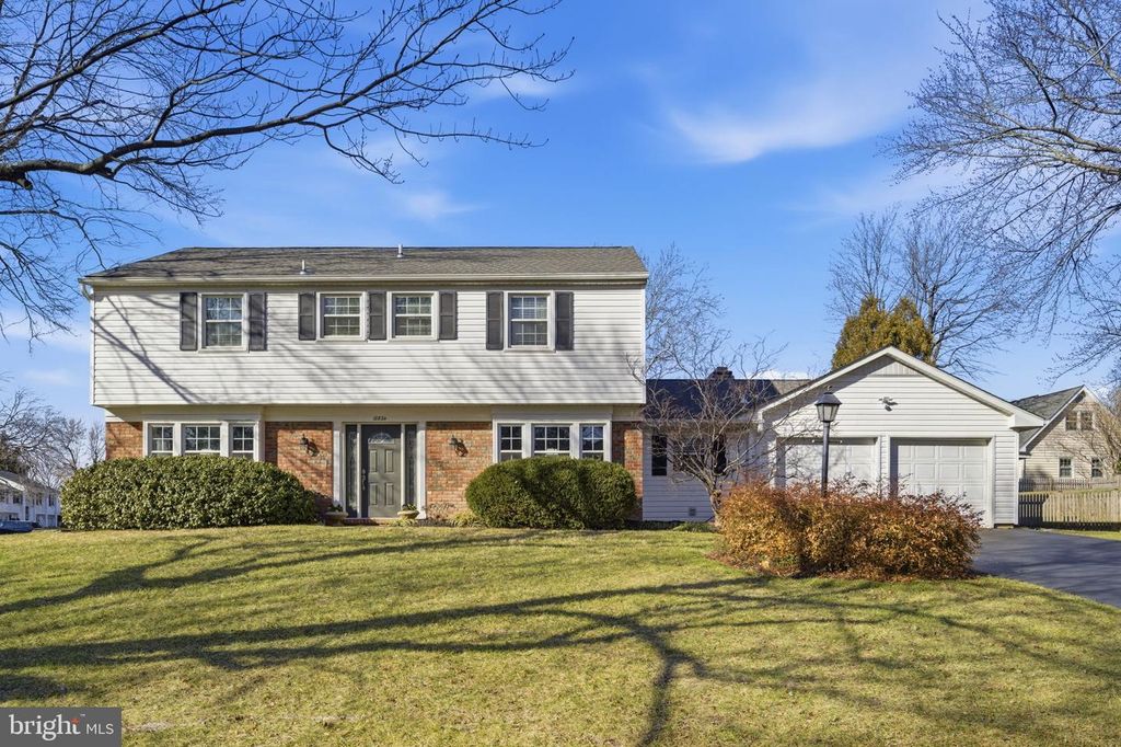 12824 MELVILLE LN, Fairfax, VA 22033