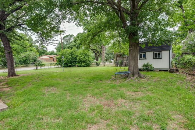 727 Norwood Drive, Hurst, TX 76053