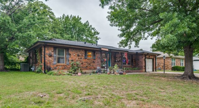 727 Norwood Drive, Hurst, TX 76053