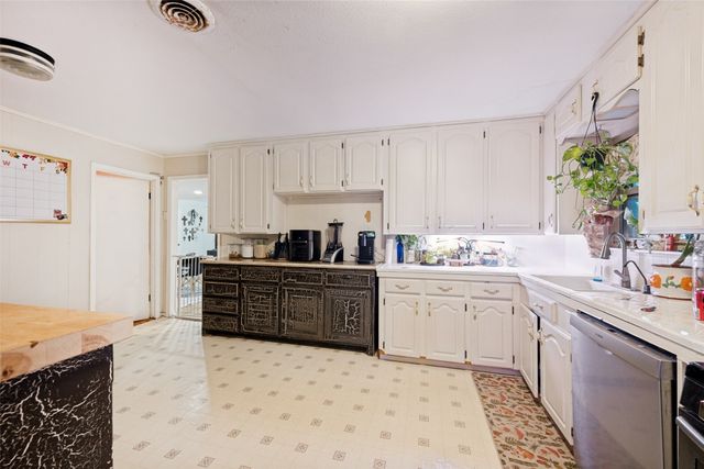 727 Norwood Drive, Hurst, TX 76053
