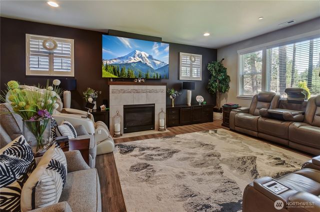 12805 107th Avenue Ct E, Puyallup, WA 98374