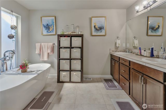 12805 107th Avenue Ct E, Puyallup, WA 98374