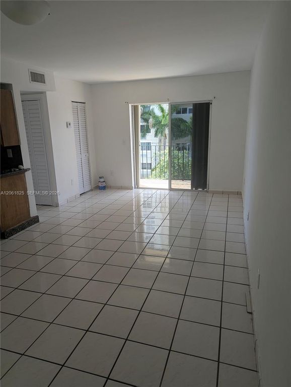 1051 SW 1st St 411, Miami, FL 33130