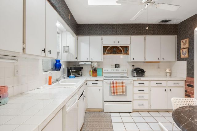 1610 NE 47th Street, Oakland Park, FL 33334