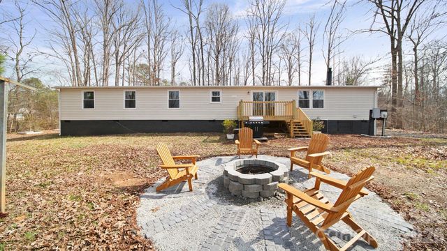 1320 Smith Woods Lane, Hickory Grove, SC 29717