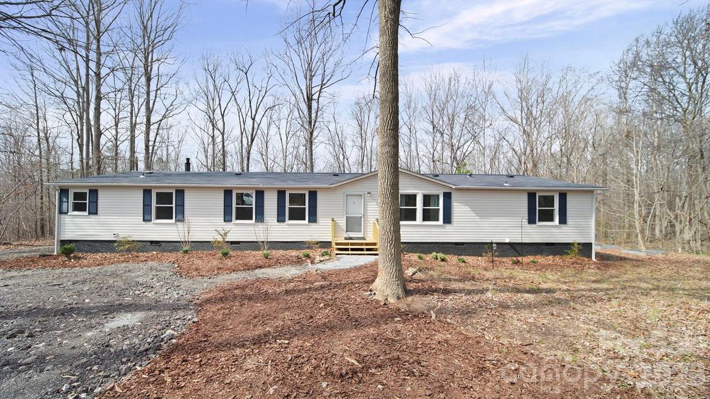 1320 Smith Woods Lane, Hickory Grove, SC 29717