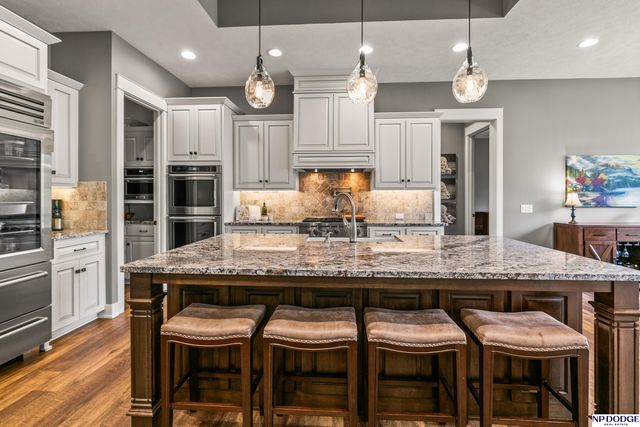 16421 S 36th Street, Bellevue, NE 68123