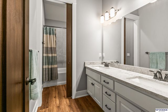 16421 S 36th Street, Bellevue, NE 68123