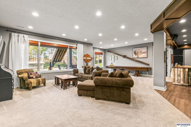 16421 S 36th Street, Bellevue, NE 68123