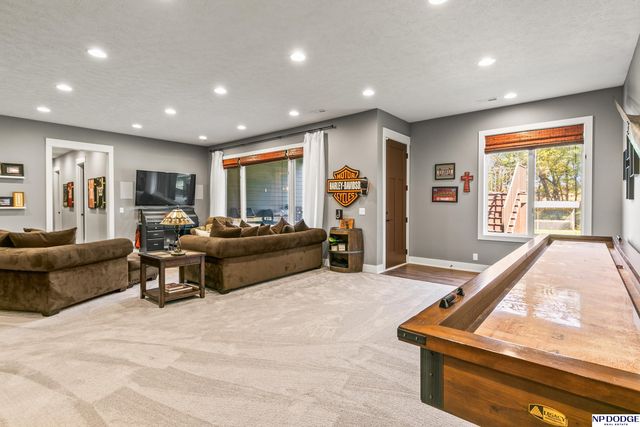 16421 S 36th Street, Bellevue, NE 68123