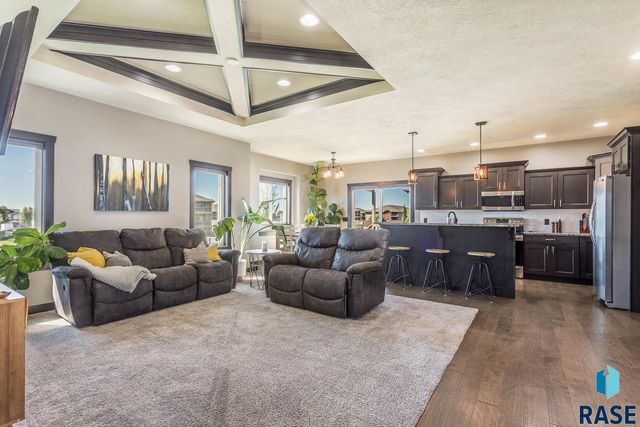 4813 E 53rd St Street, Sioux Falls, SD 57110