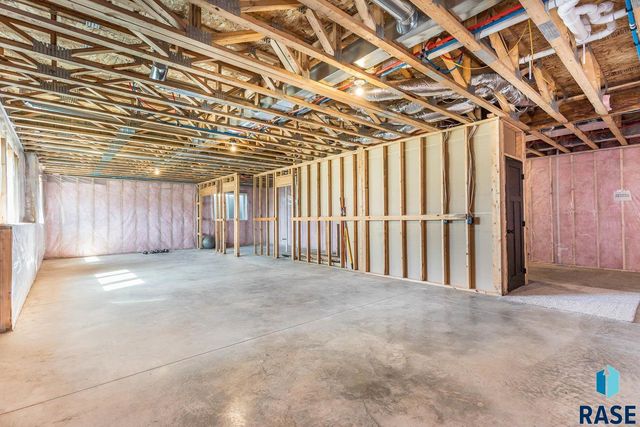 4813 E 53rd St Street, Sioux Falls, SD 57110