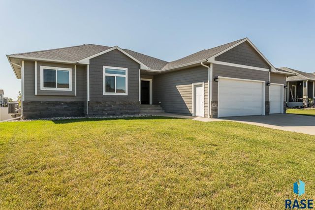 4813 E 53rd St Street, Sioux Falls, SD 57110