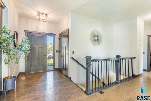 4813 E 53rd St Street, Sioux Falls, SD 57110