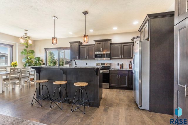 4813 E 53rd St Street, Sioux Falls, SD 57110