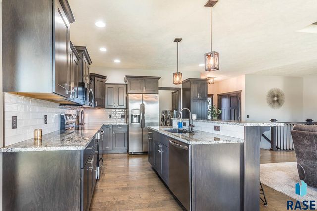 4813 E 53rd St Street, Sioux Falls, SD 57110