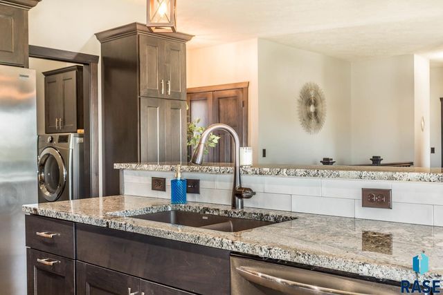 4813 E 53rd St Street, Sioux Falls, SD 57110