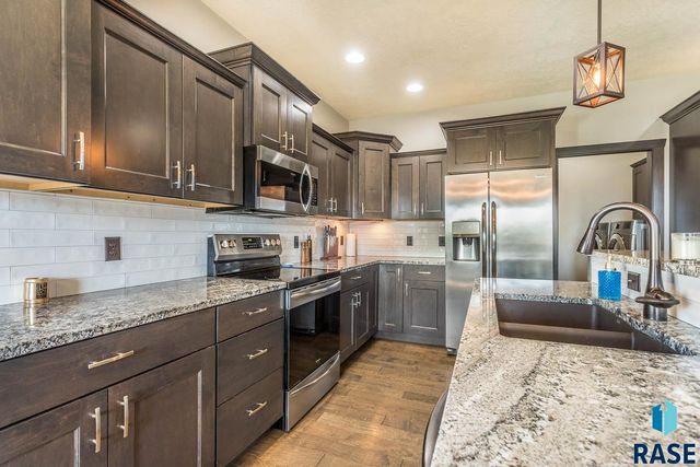 4813 E 53rd St Street, Sioux Falls, SD 57110