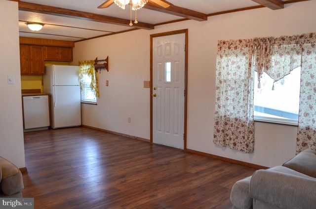 324 BLUE JAY DR, Red Lion, PA 17356