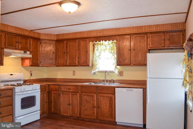 324 BLUE JAY DR, Red Lion, PA 17356