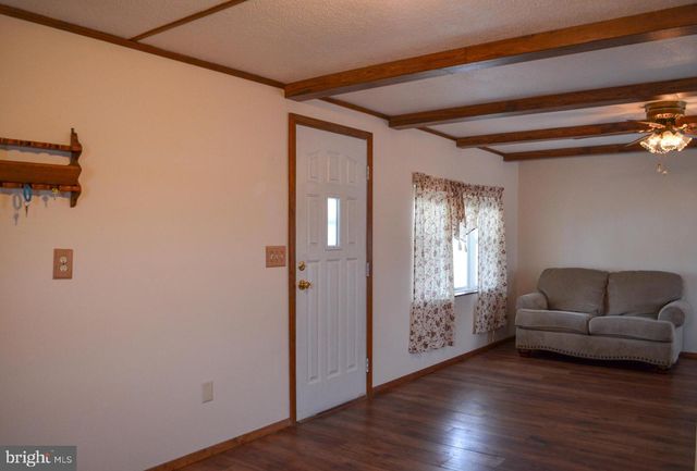 324 BLUE JAY DR, Red Lion, PA 17356