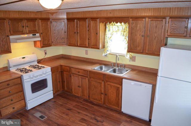 324 BLUE JAY DR, Red Lion, PA 17356