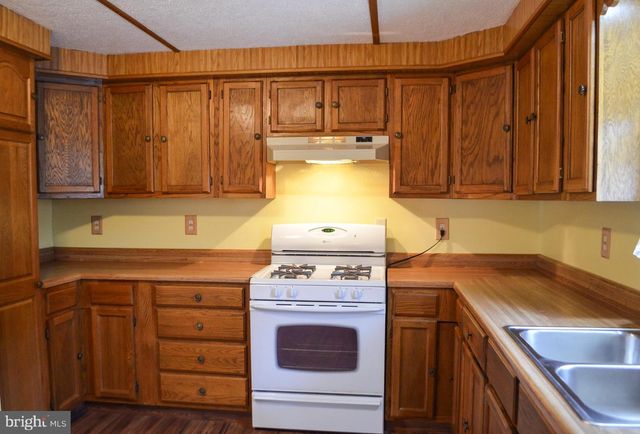 324 BLUE JAY DR, Red Lion, PA 17356