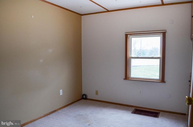 324 BLUE JAY DR, Red Lion, PA 17356