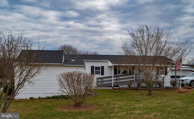 324 BLUE JAY DR, Red Lion, PA 17356