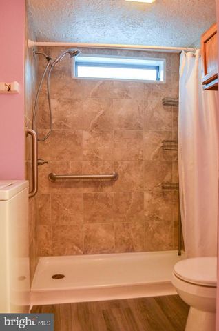 324 BLUE JAY DR, Red Lion, PA 17356