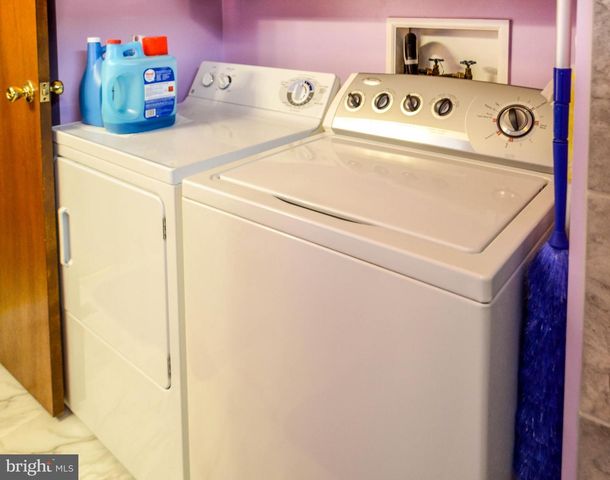 324 BLUE JAY DR, Red Lion, PA 17356