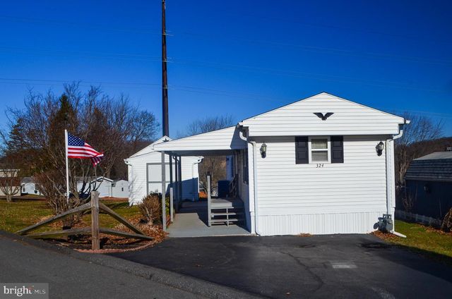 324 BLUE JAY DR, Red Lion, PA 17356