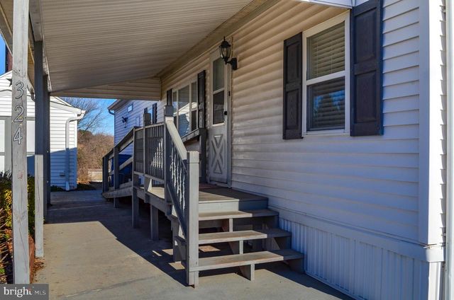 324 BLUE JAY DR, Red Lion, PA 17356