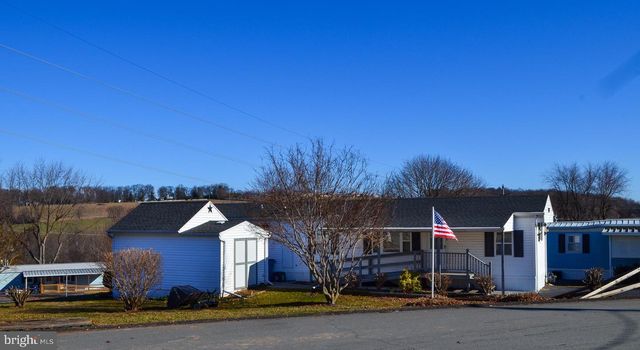 324 BLUE JAY DR, Red Lion, PA 17356