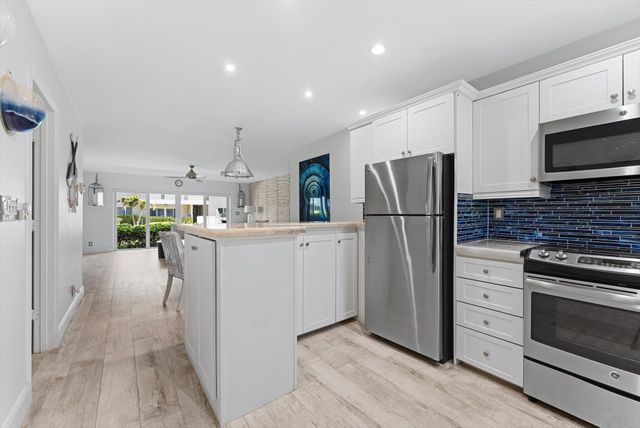 1199 Hillsboro Mile, Pompano Beach, FL 33062