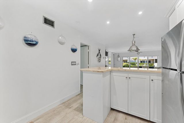 1199 Hillsboro Mile, Pompano Beach, FL 33062