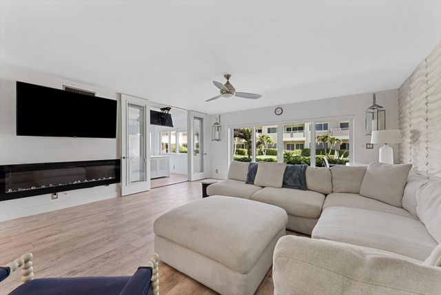 1199 Hillsboro Mile, Pompano Beach, FL 33062
