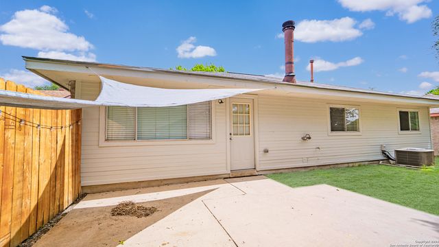 9410 WOODLAND HILLS, San Antonio, TX 78250