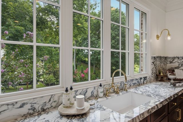 9619 Deer Track Ct, Brentwood, TN 37027